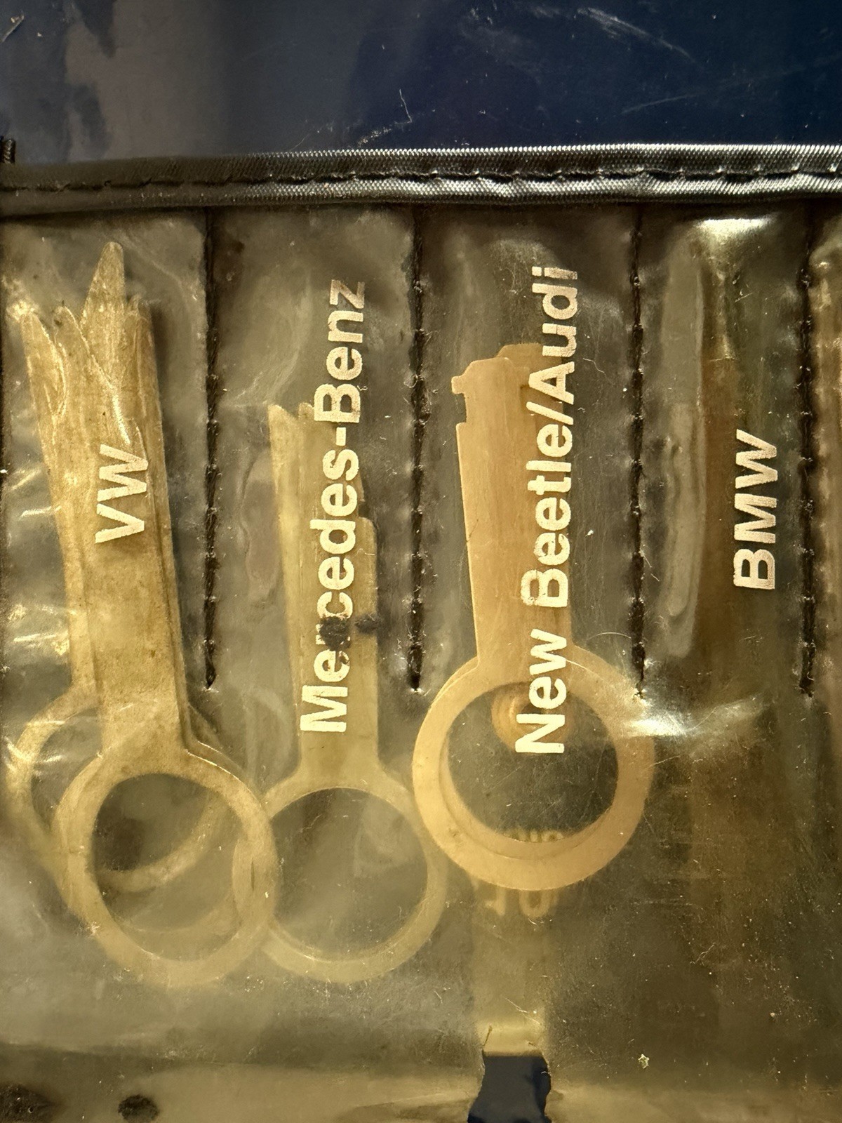AST Assenmacher 3100 VW BMW Audi Mercedes Benz Ford Radio Removal Tool Kit Tools