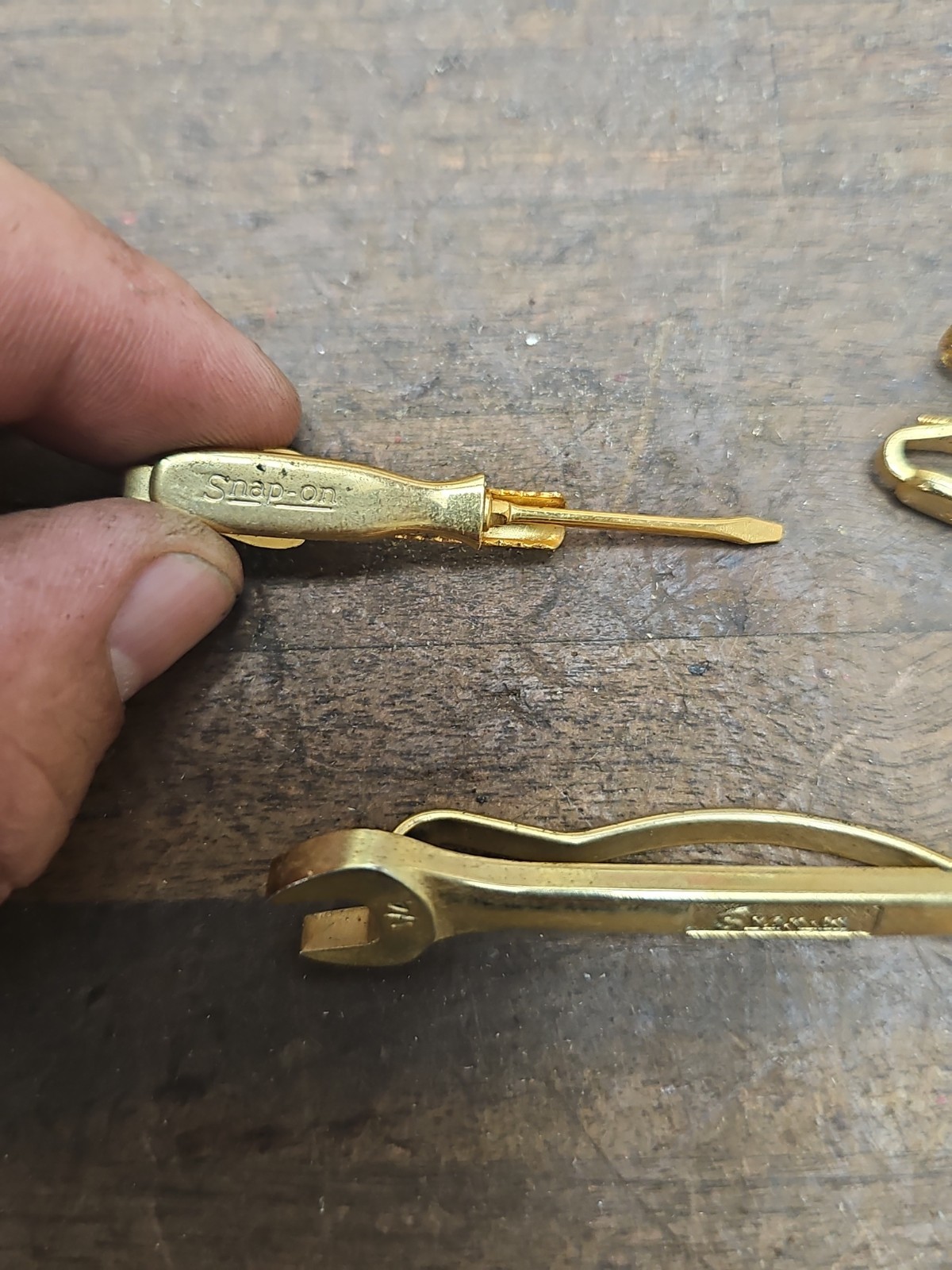 A107- 3 Vintage Snap-On Tools Tie Bar/Clip 1/4” Wrench & 2 screwdrivers