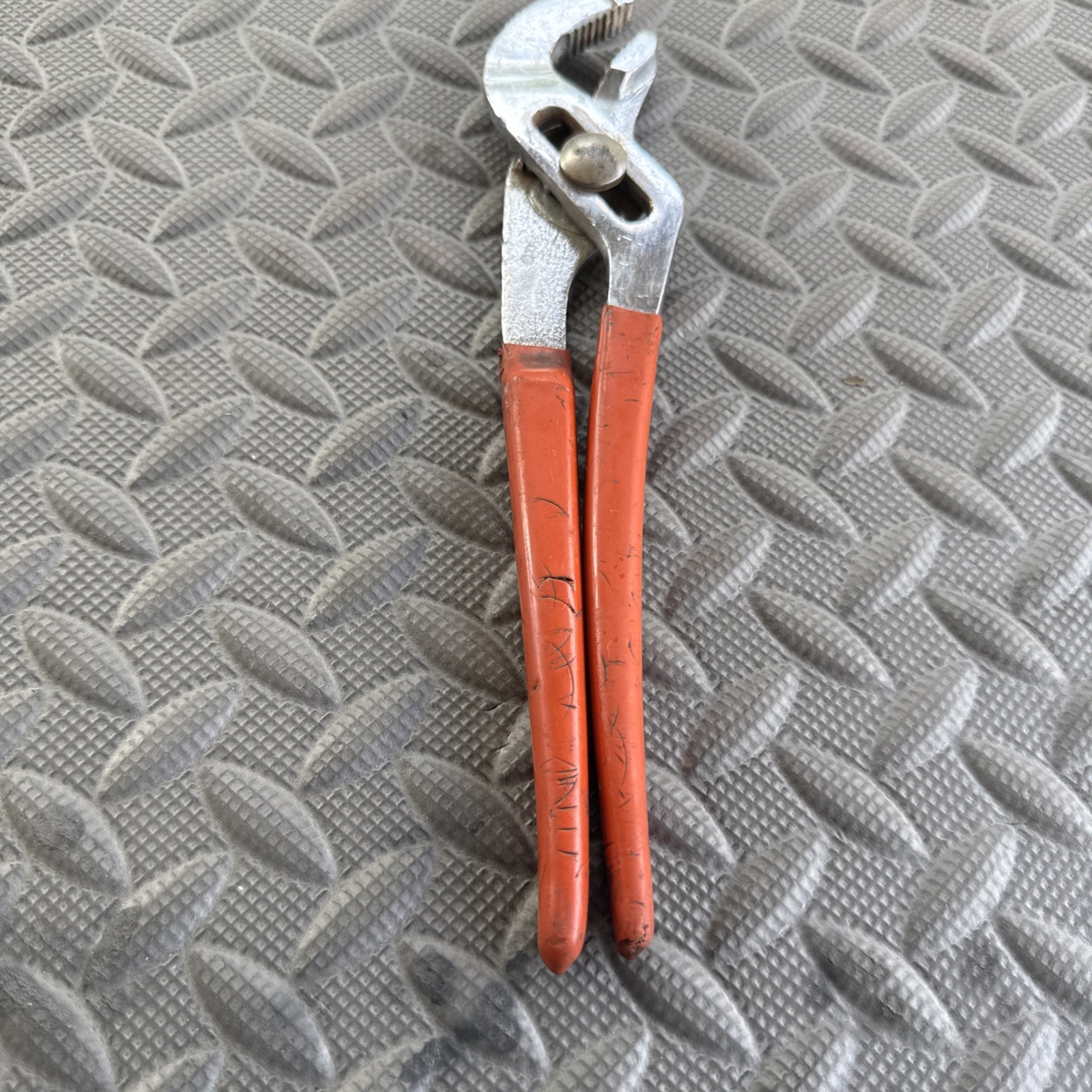 Snap On Tools 90AP 9″ Chrome Adjustable Slip Joint Pliers