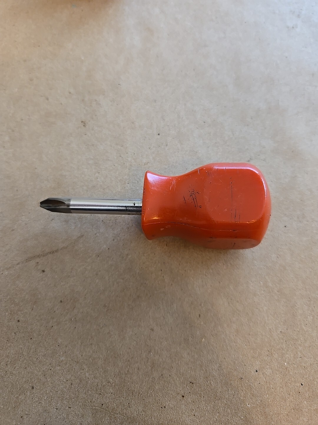 Mac Tools #2 Phillips 1/4″ Flat Tip Stubby Screwdrivers Red Handle P212XA PNR2SA