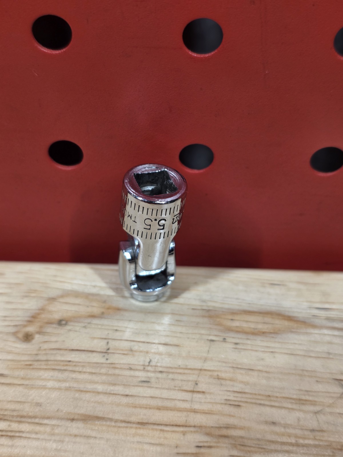 Snap-on TMUSM5.5 5.5mm 1/4″ Drive 6-Point Shallow Chrome Universal Swivel Socket