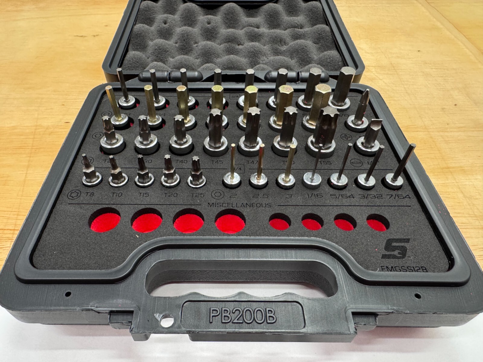 Snap-on Tools USA NEW 36pc 1/4″ & 3/8″ Drive Combo Bit Socket Foam Set 236EFSFR