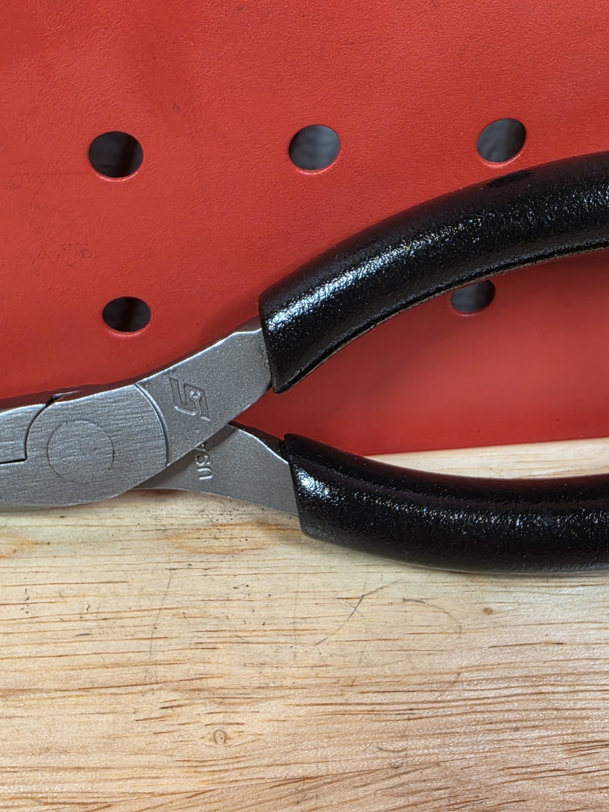 Snap-on Tools 95ACF Black 6″ Soft Grip Needle Nose Pliers USA