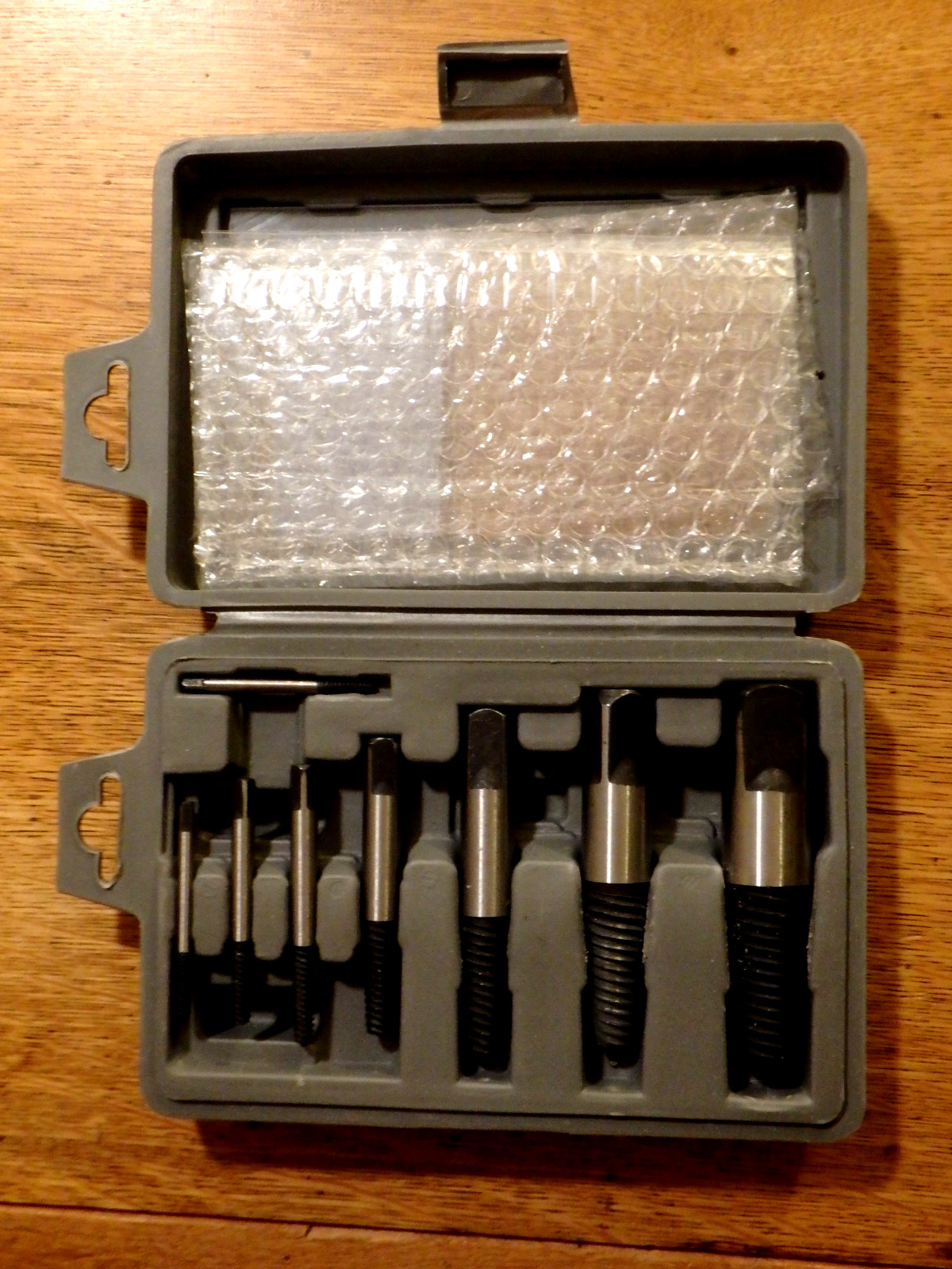 8pc Screw Extractor Easy Out Broken Stud, Damaged Pipe Remover
