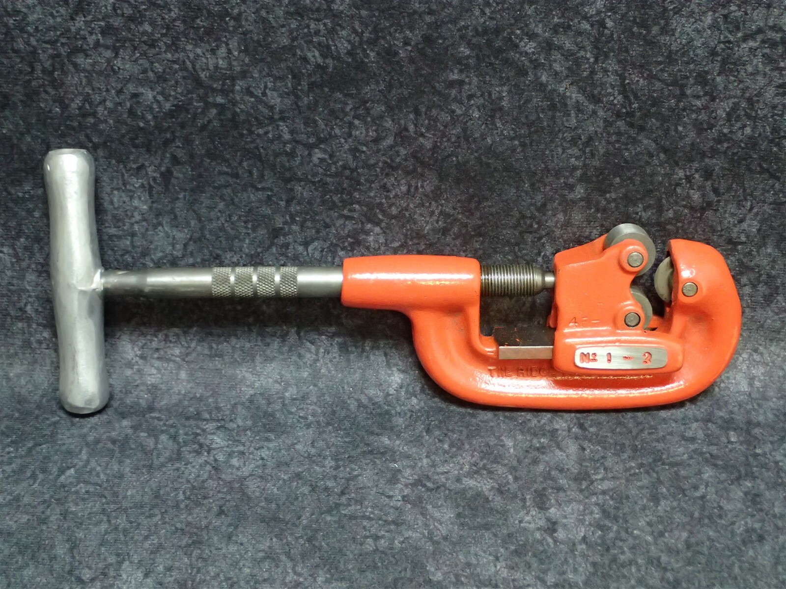 32810 Ridgid Model 1-A Heavy Duty Red Pipe Cutter 1/8″ to 1-1/4″ (3-32mm)