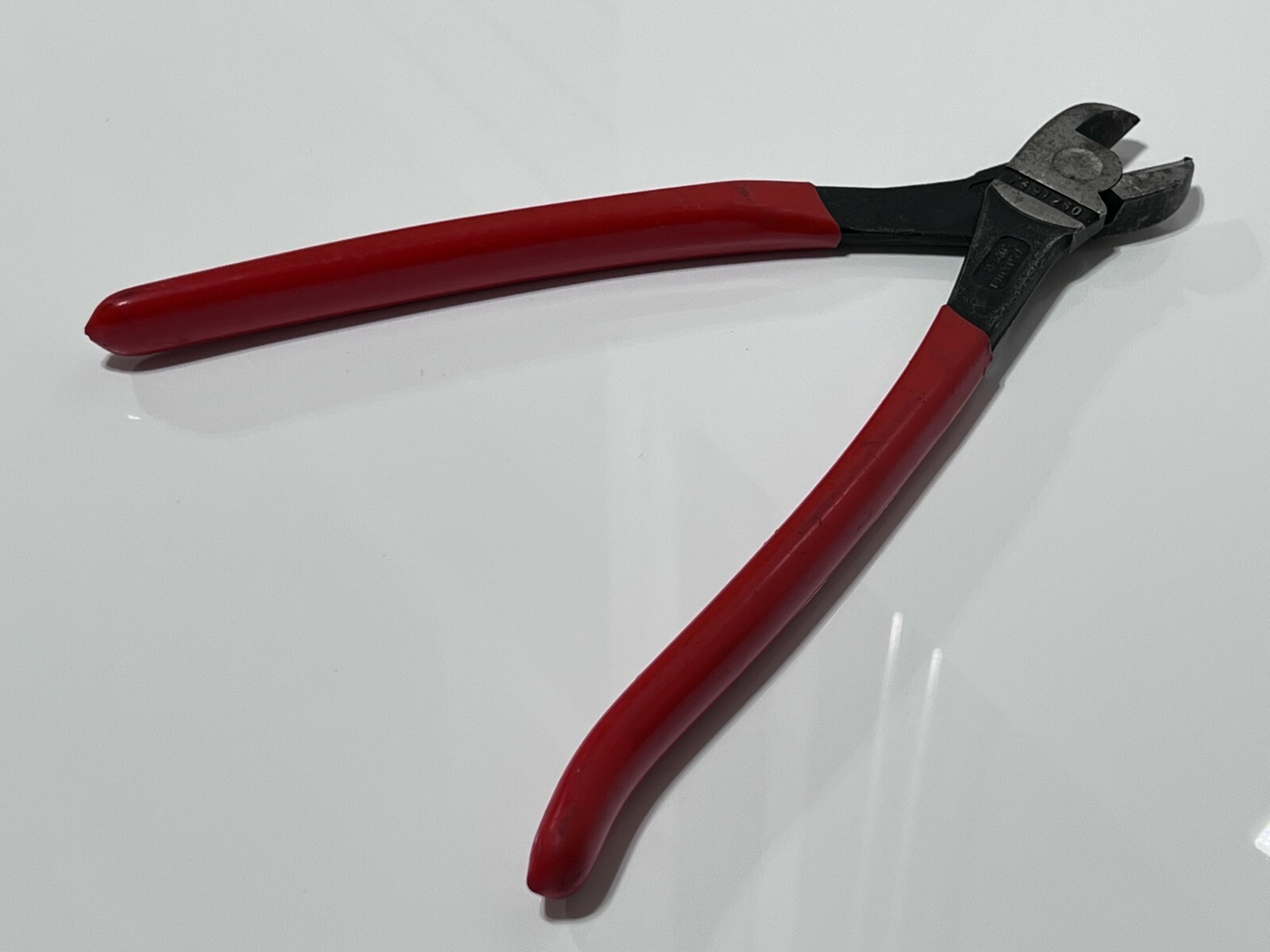 MAC Tools P21 High Leverage Center Cutter Pliers – 10″ Long – Knipex Germany