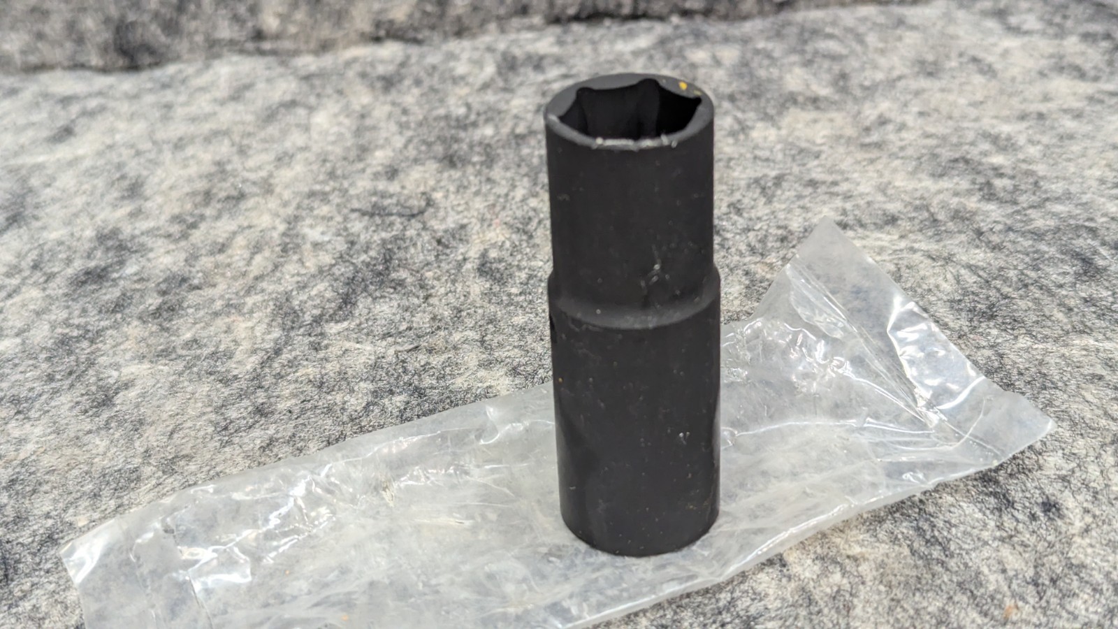 Specialty Products 1/2″ Square Drive Flip Socket w/ 19mm & 21mm Openings 79240