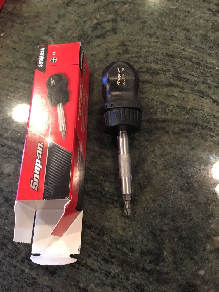 Snap On ssdmr1a ratcheting stubby black hard handle screwdriver with bit