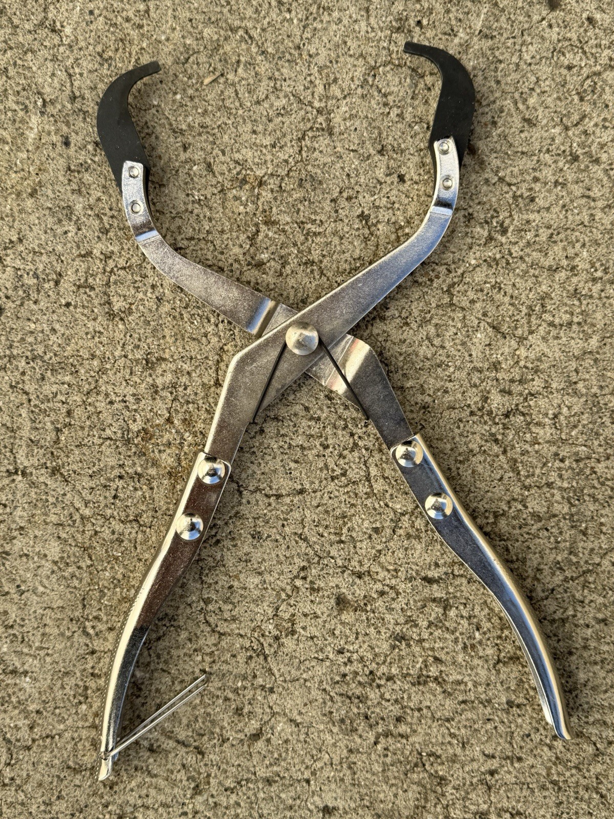 Clutch Brake Pedal Release Plier Master Cylinder Removal VAG VW Audi Seat Skoda