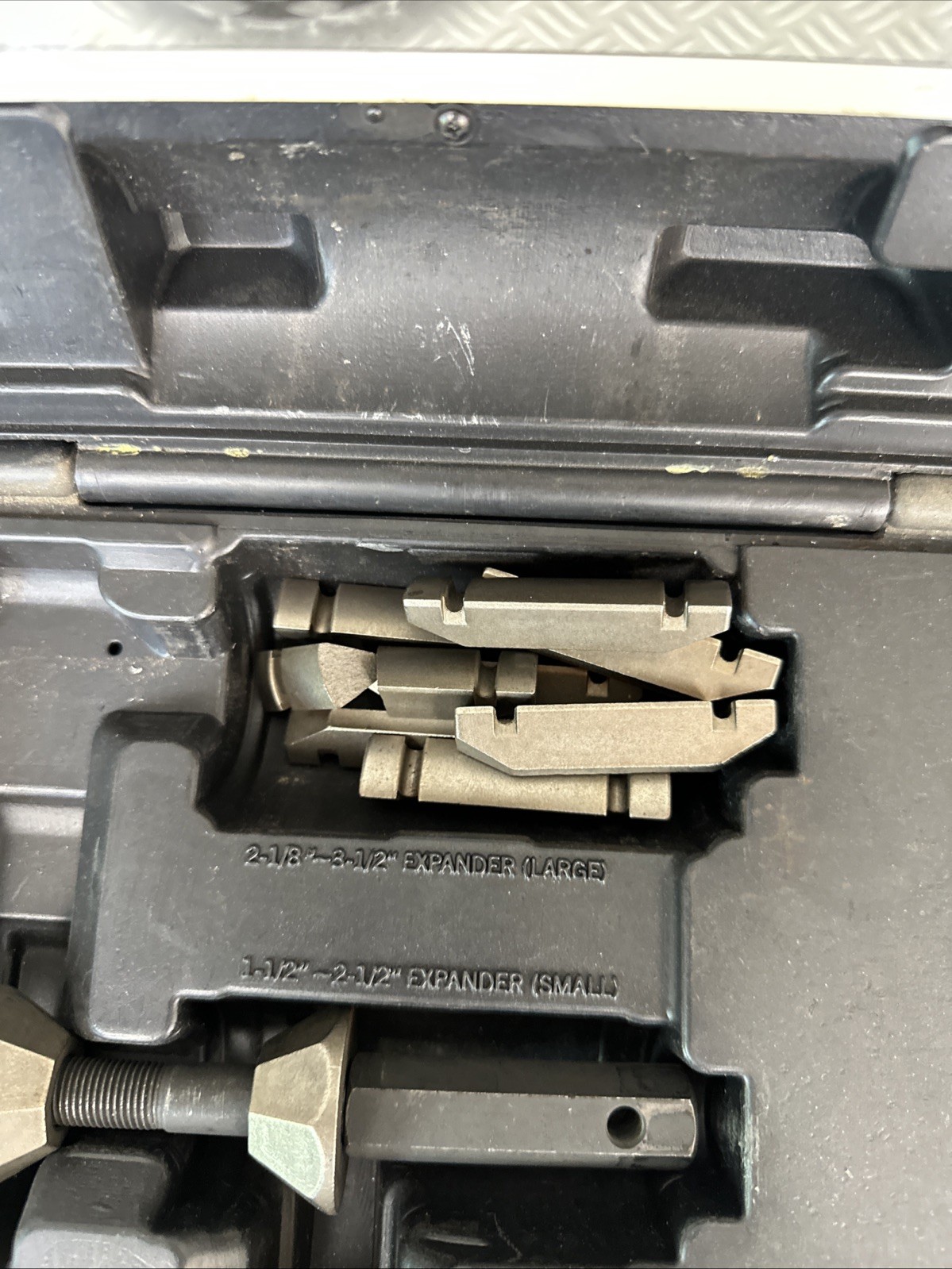 Powerbuilt 4 Piece Exhaust Service Set 648612 Not Complete