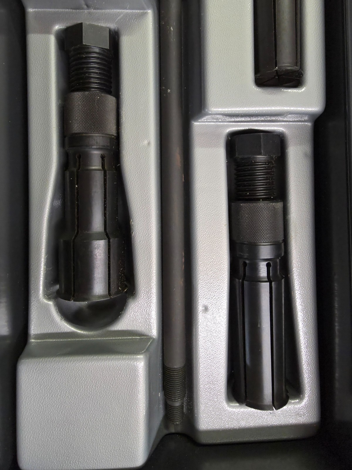 SKF TMSC 30-60 Split Collet Bearing Puller, New in Metal Case, Made in France.