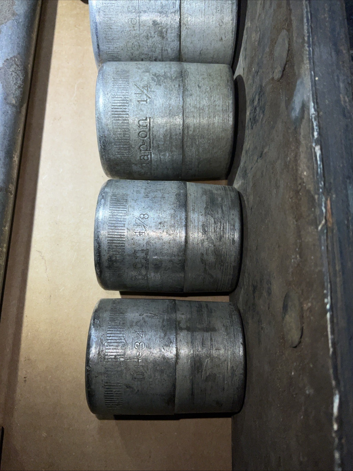 Snap On Tools USA 5/8” Drive Push Thru Ratchet 18” Hd Sockets Extensions & 7/8”