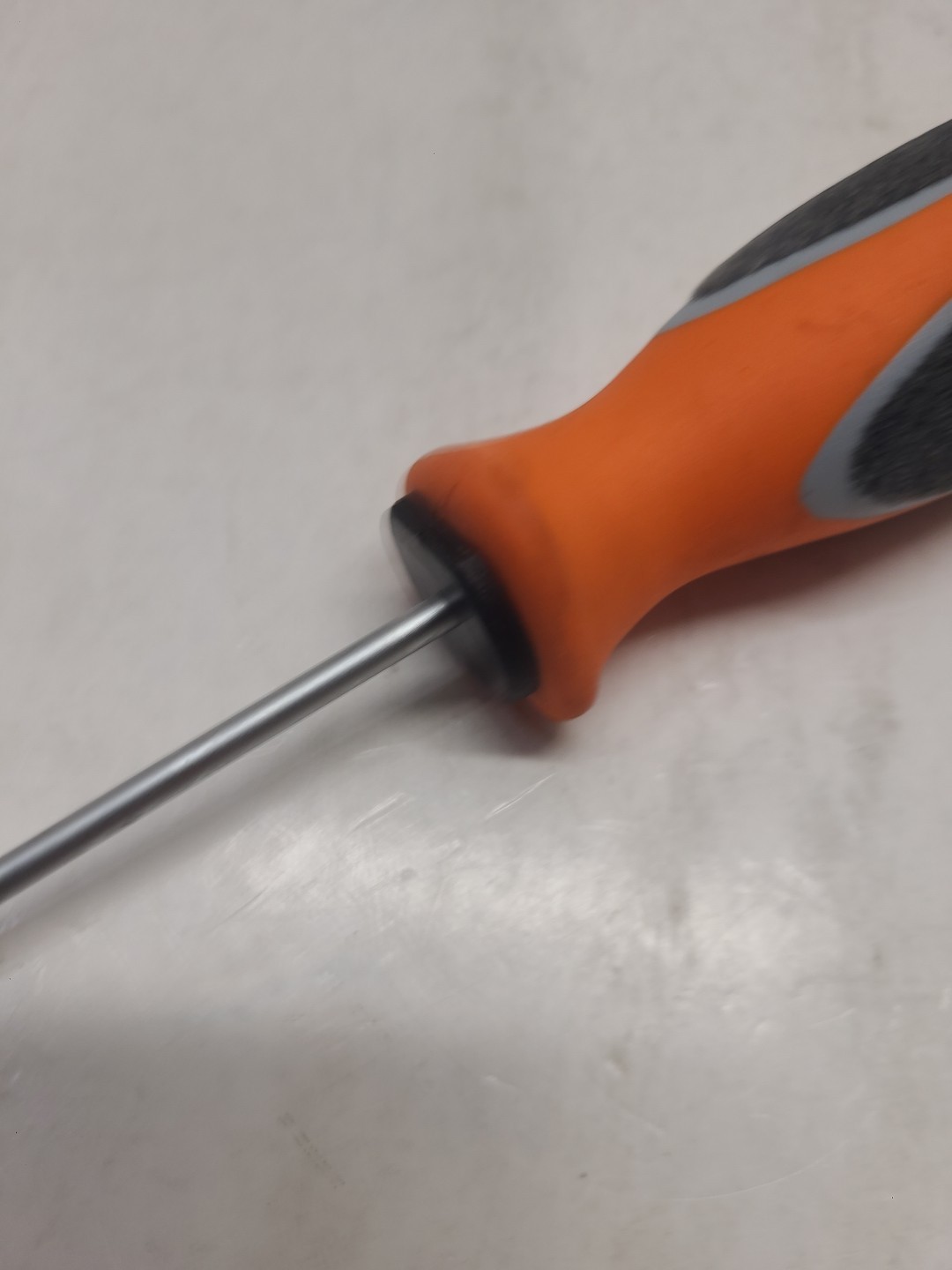 Matco Tools SPTOGR8C Torx Screwdriver T8 x 3-1/2″ Shaft Non-slip – Germany