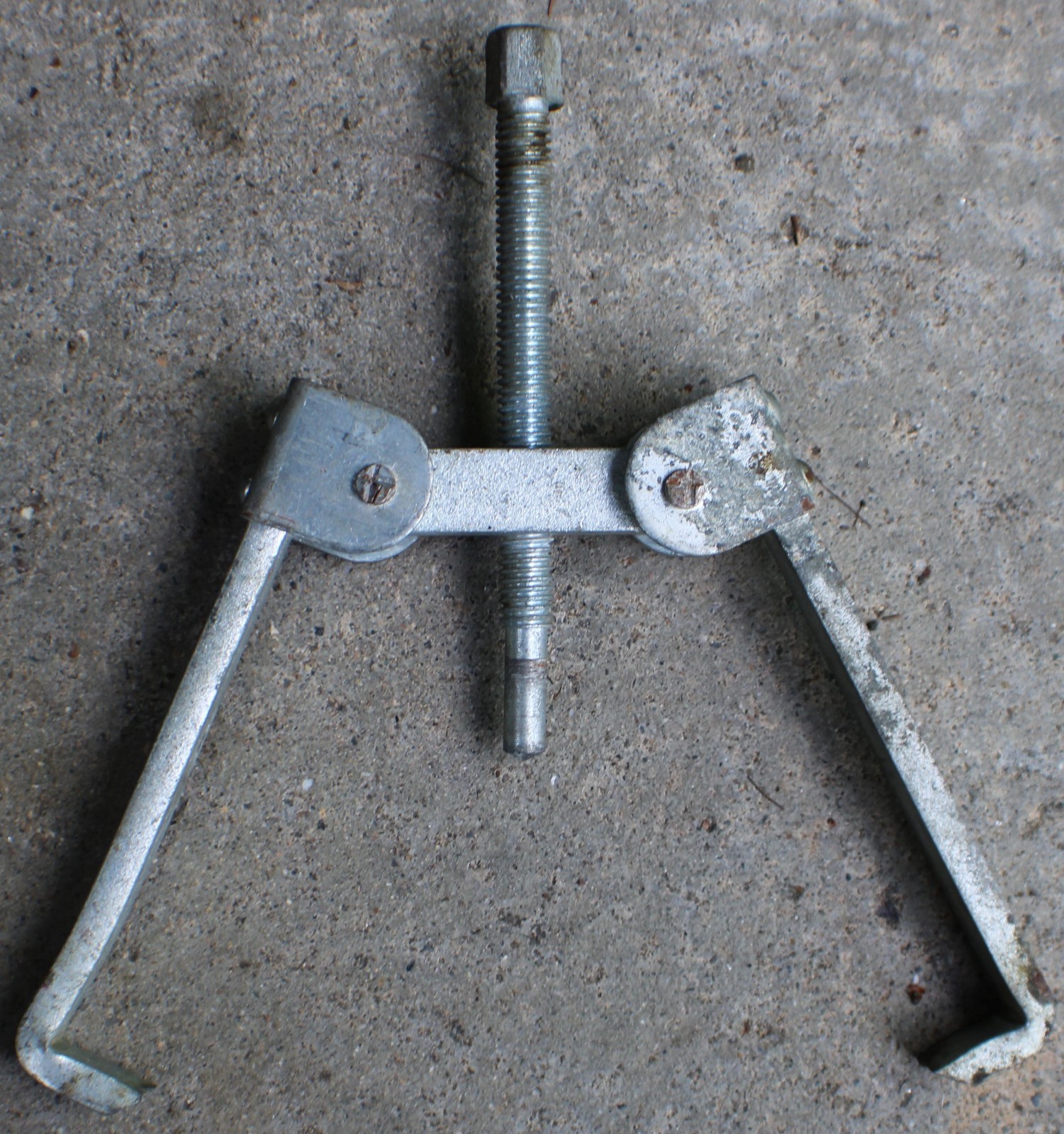Lot of 3 Jaw Gear Puller Tools Ajustable, Ampro T74163 100 mm + Japan +