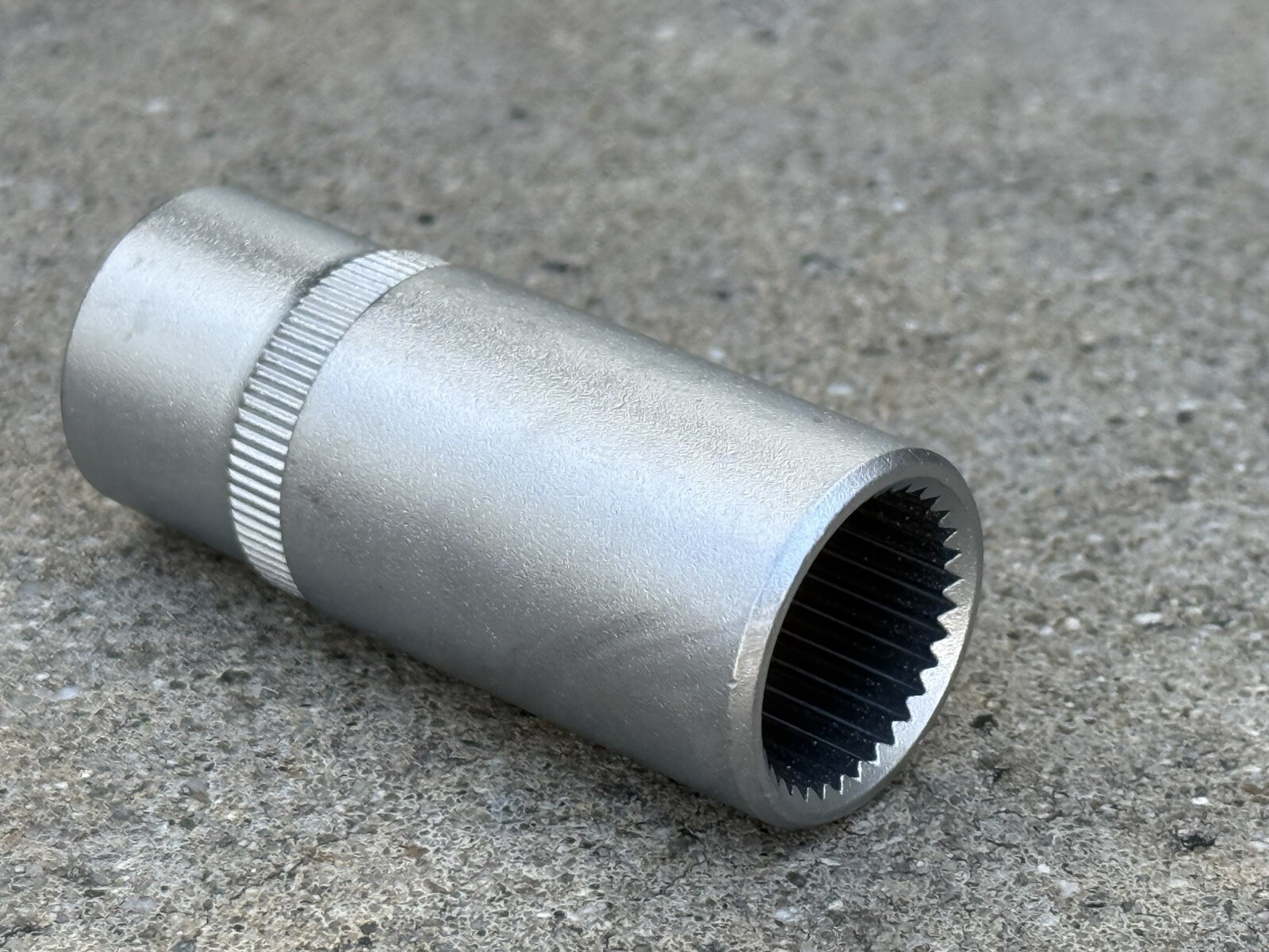 1/2″ Dr. 19mm 33pt. Spline Socket For Mercedes Benz Diesel Fuel Injection Pump