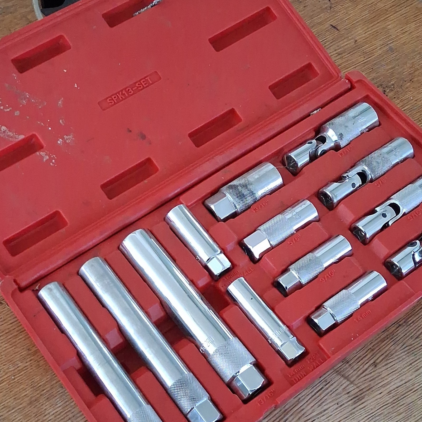 MAC TOOLS 13-PC. Multi-Length Spark Plug Socket Set