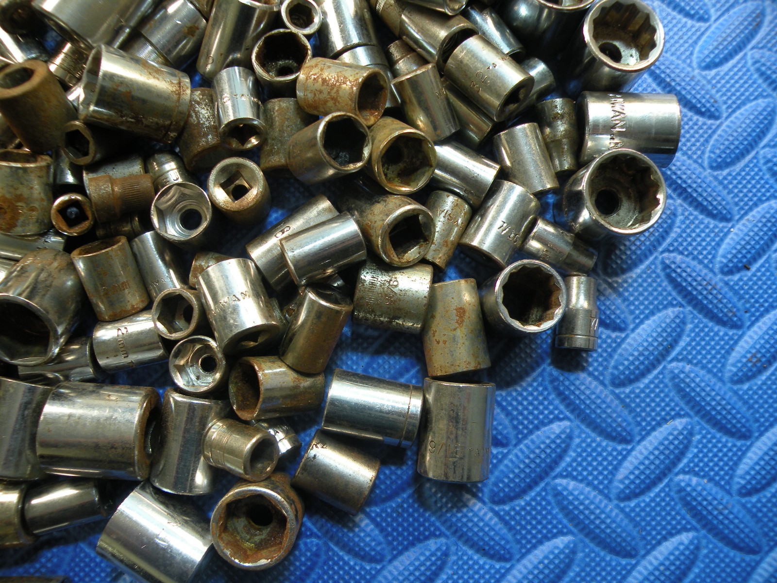 VTG | Lot of 10 LBs Various Sockets of Various Brands – Taiwan, Japan and more!