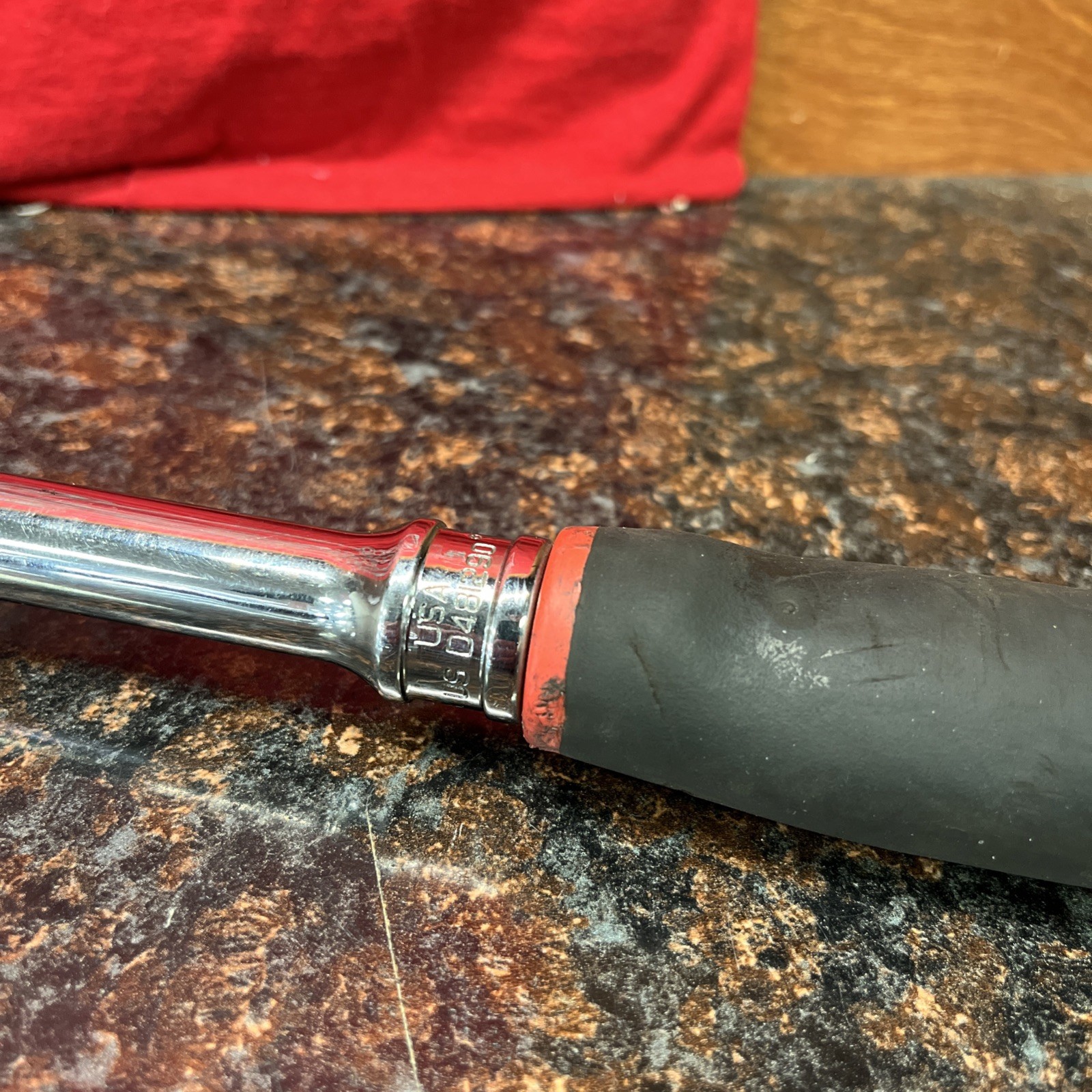 Snap-On SHL80A 1/2″ Drive Soft Grip Long Handle Ratchet (Red) – (LOOK)