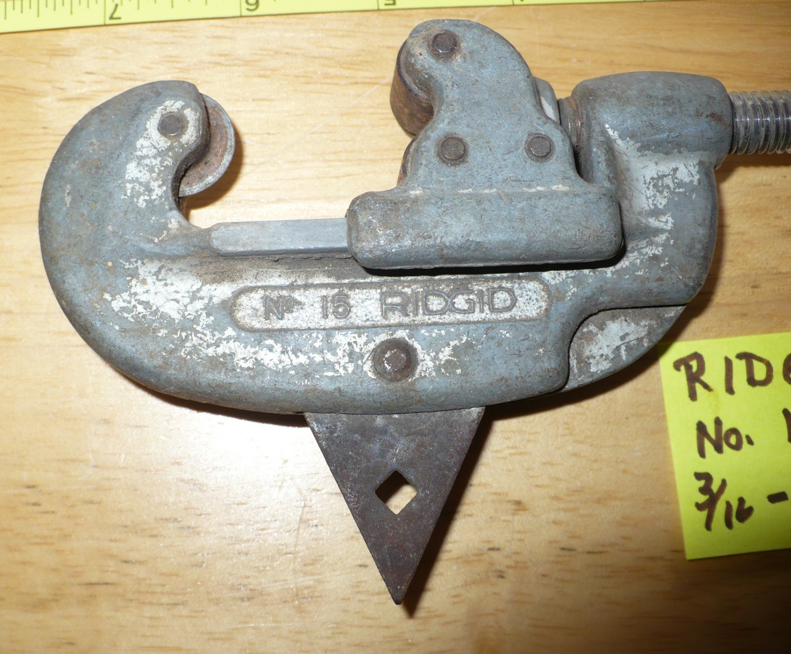 Vintage No. 15 Ridgid 3/16 to 1-1/8 Pipe & Tubing Cutter