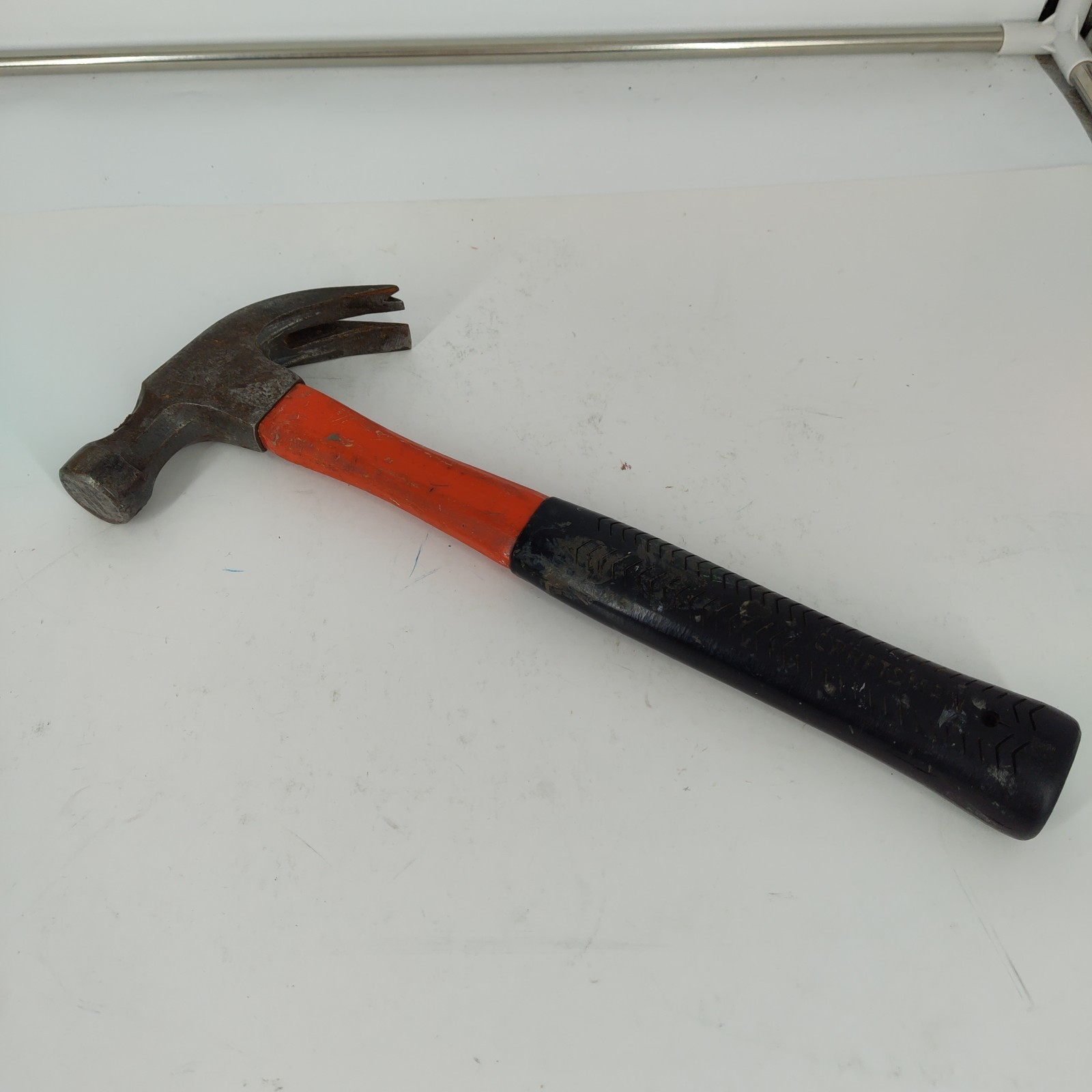 Craftsman 16 oz Claw Hammer With Comfort Grip and Fiberglass Handle No 3820