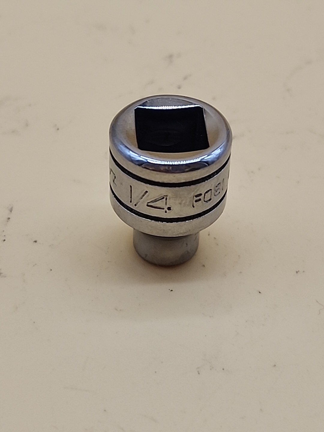 Snap-On Tools F081 SAE 1/4″ Chrome Shallow Socket – 3/8″ Drive – 12pt USA