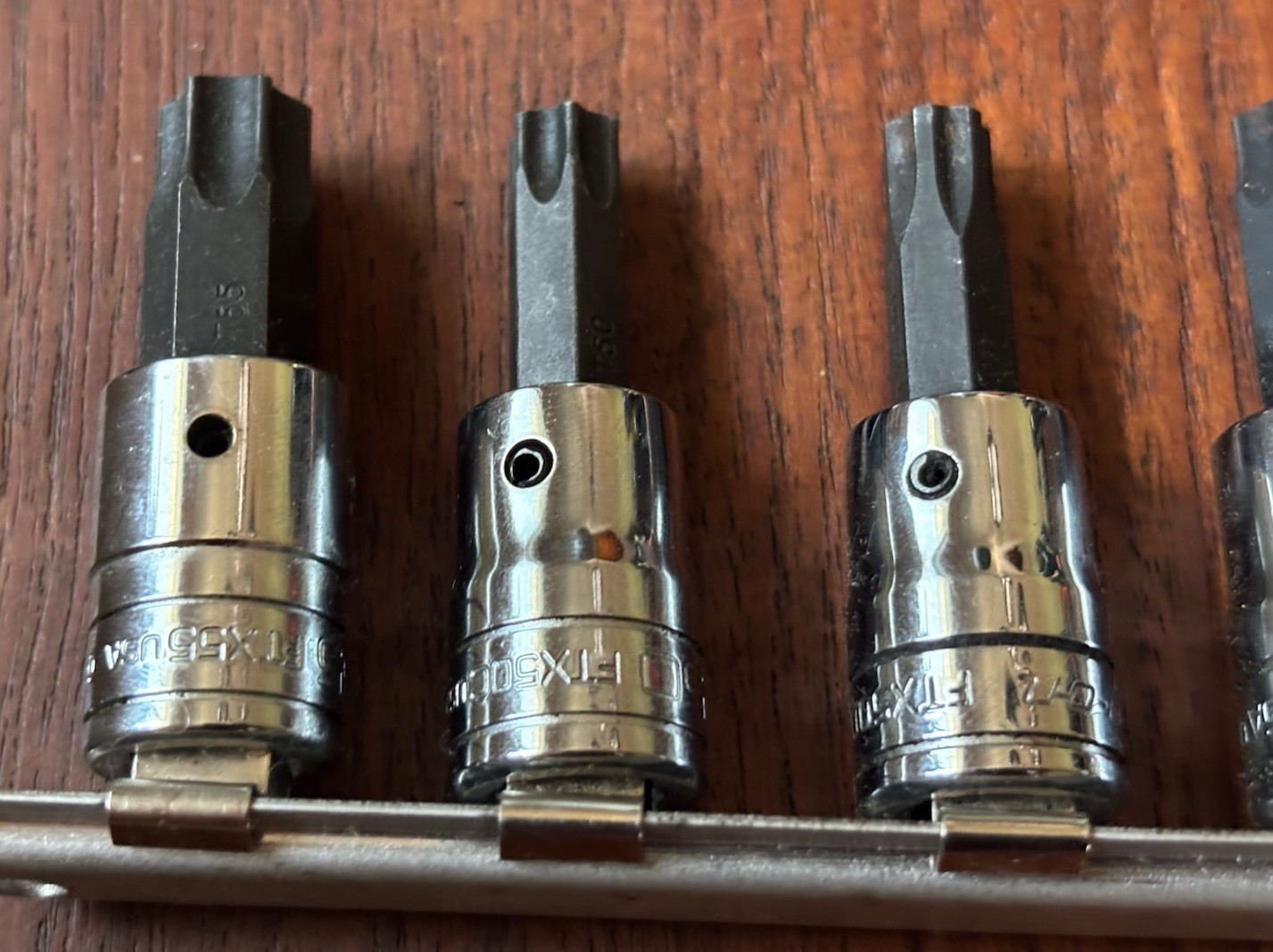 Snap-on 3/8″ Drive 7pc TORX Bit Standard Socket Set T27 T40 T45 T50 T551