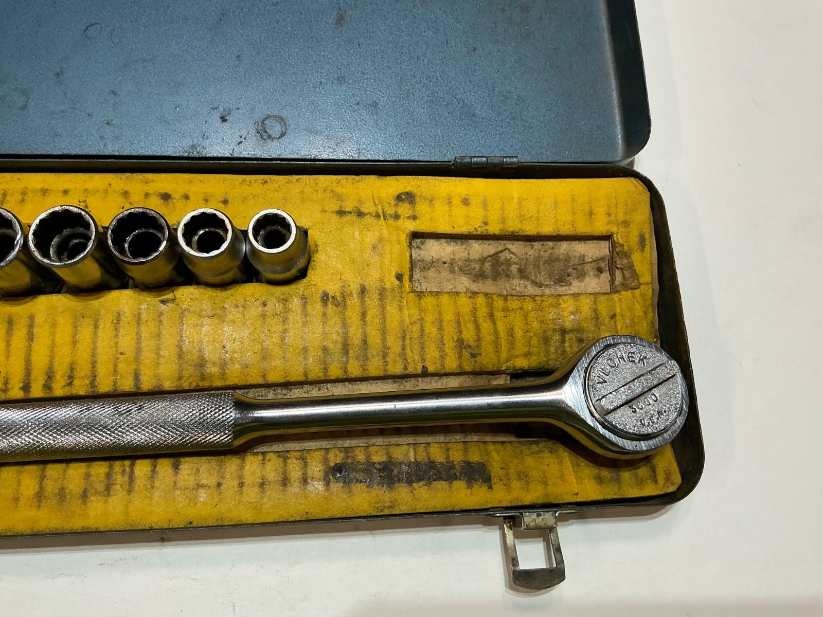 Vtg VLCHEK 11 pc 1/2″ drive SAE socket set 7/16″-1″ 12 pt in metal case USA made