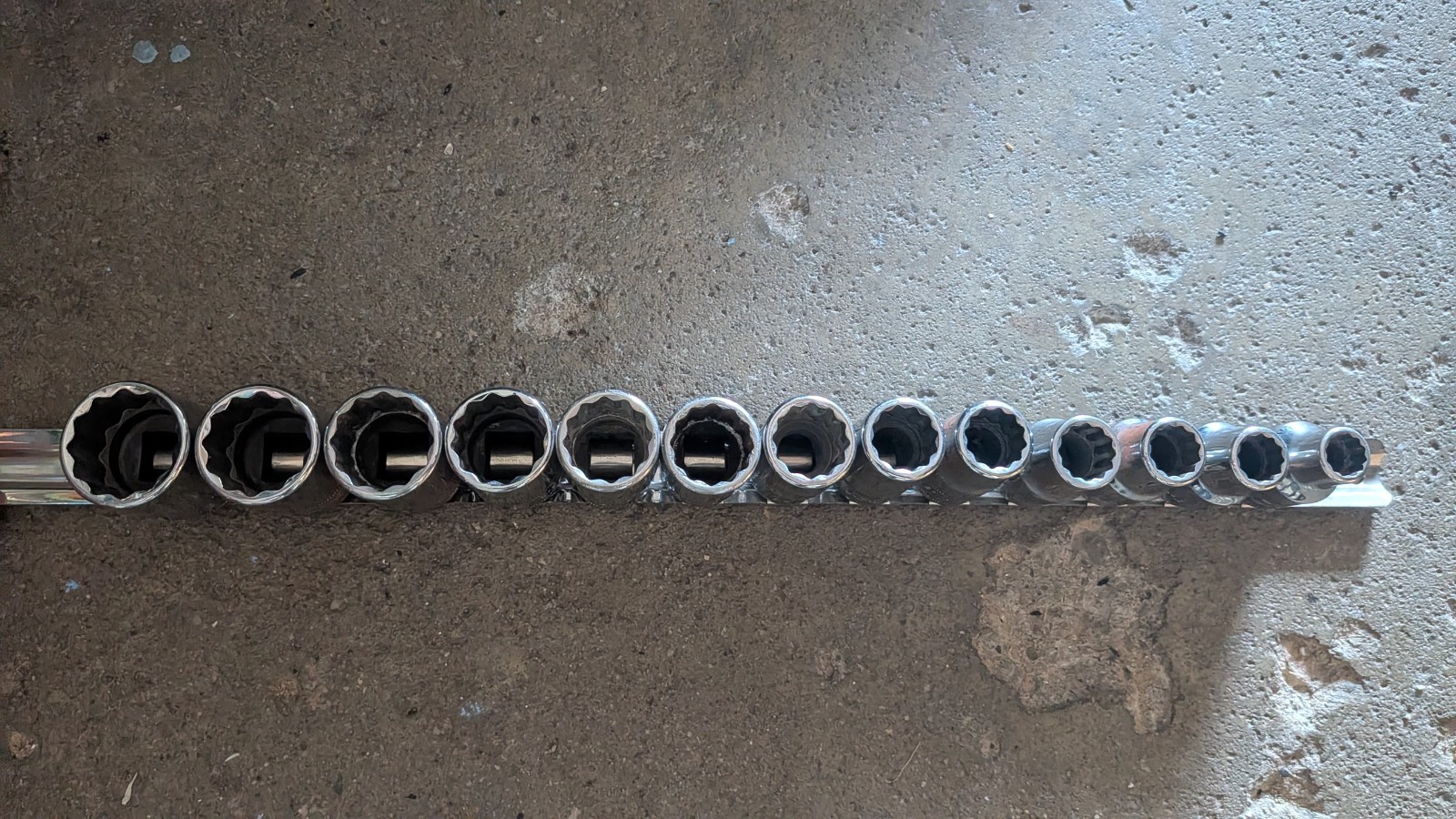 13 Snap-on Socket Set 1/2″ 23mm 22 21 20 19 18 17 15 14 13 12 11 10 Metric 12pt