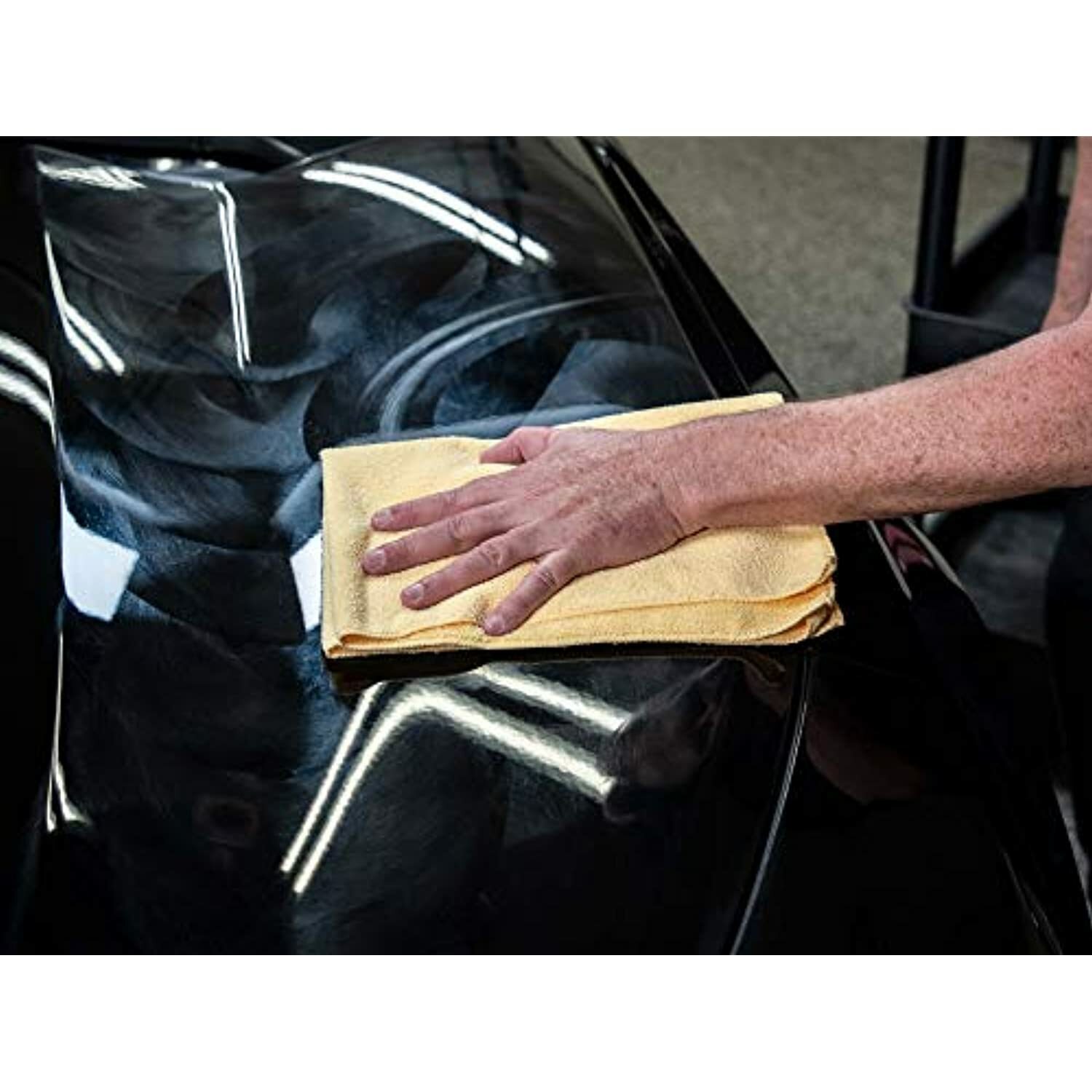 MEGUIAR’S M2601 M26 Mirror Glaze Hi-Tech Yellow Wax – 1 Gallon