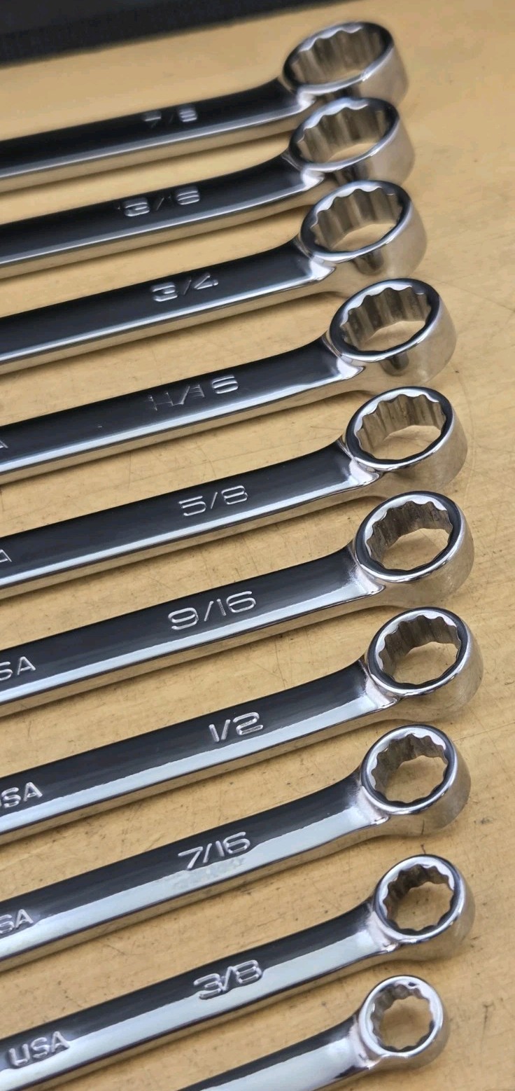 New Snap On SOEX710 – 10 Pc SAE Flank Drive Plus 12Pt Combination Wrench Set