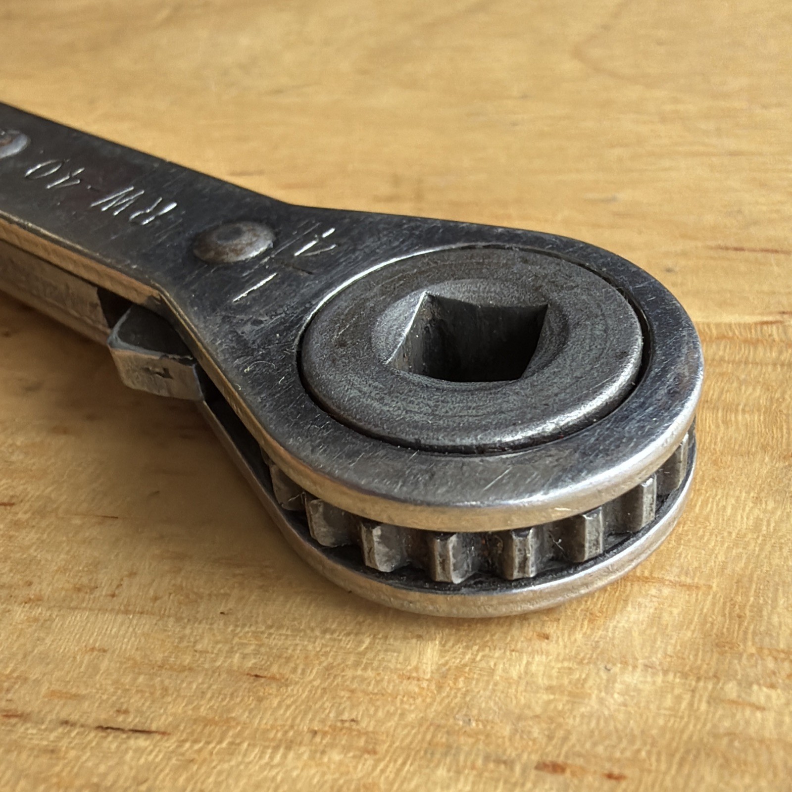 New Britain 1/4″ Square Ratcheting x 9/16″ 6 Point Fixed Box End Wrench RW40 USA