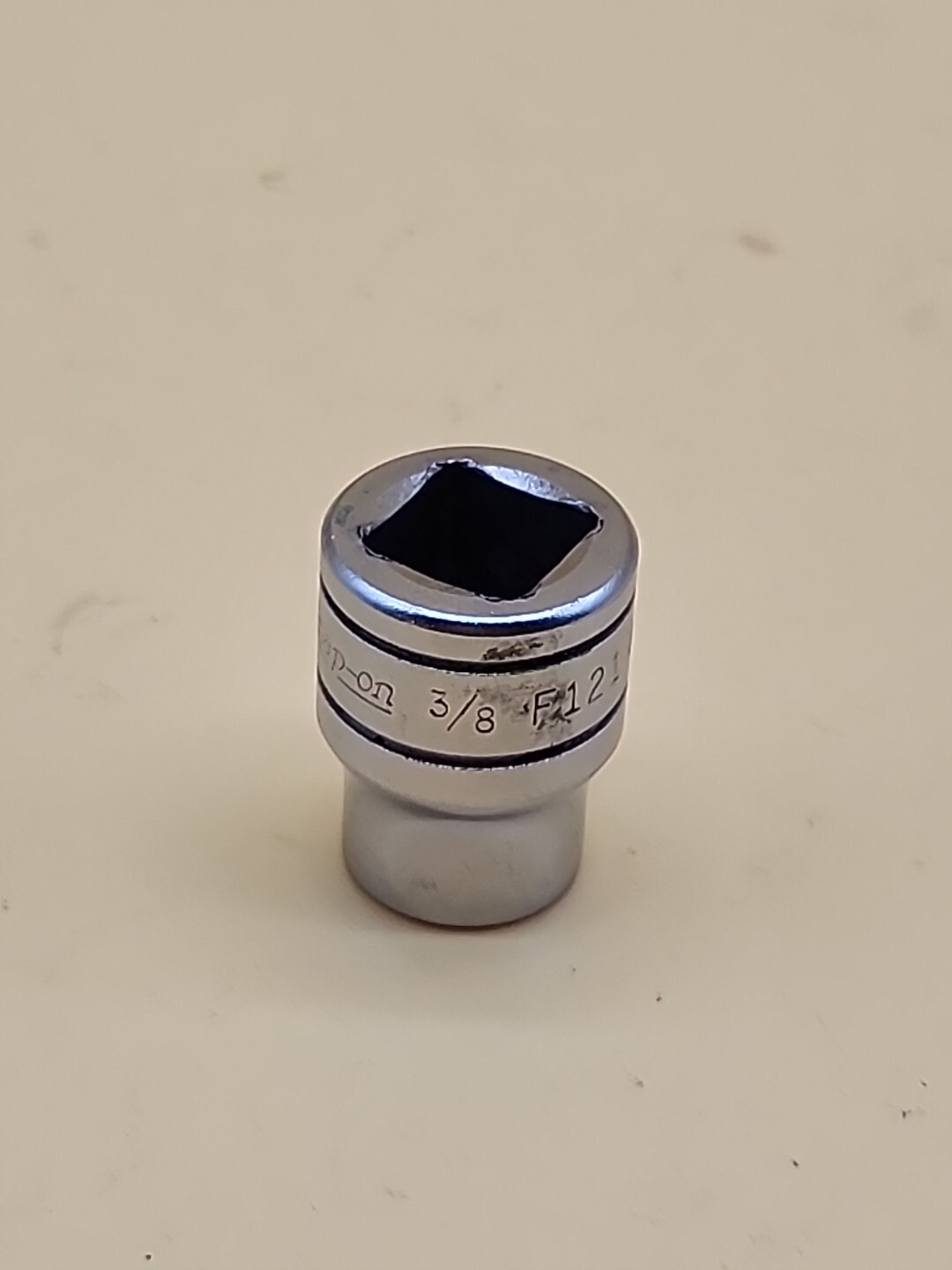 Snap-on Tools F121 3/8″- 3/8″ Drive 12pt. Chrome Socket USA