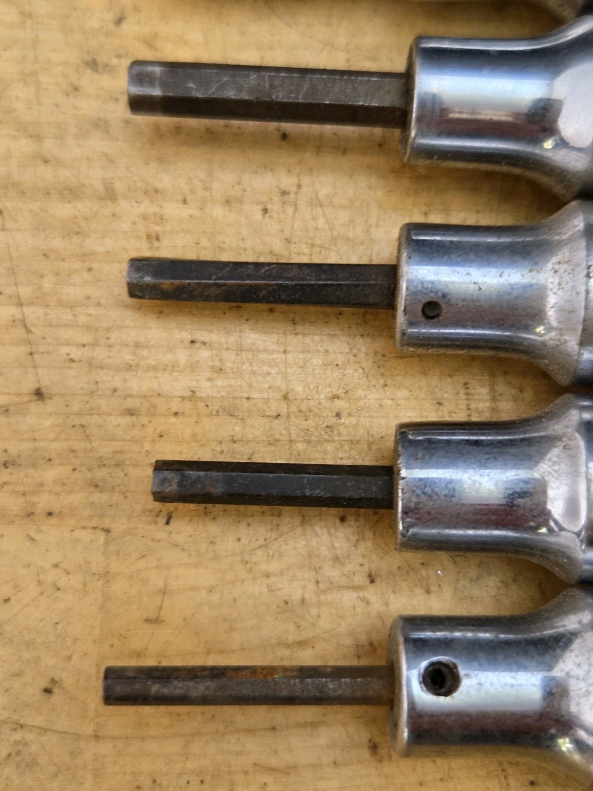 Snap On 208EFAY – 3/8″ Drive 8 Pc SAE Standard Hex Bit Socket Driver Set