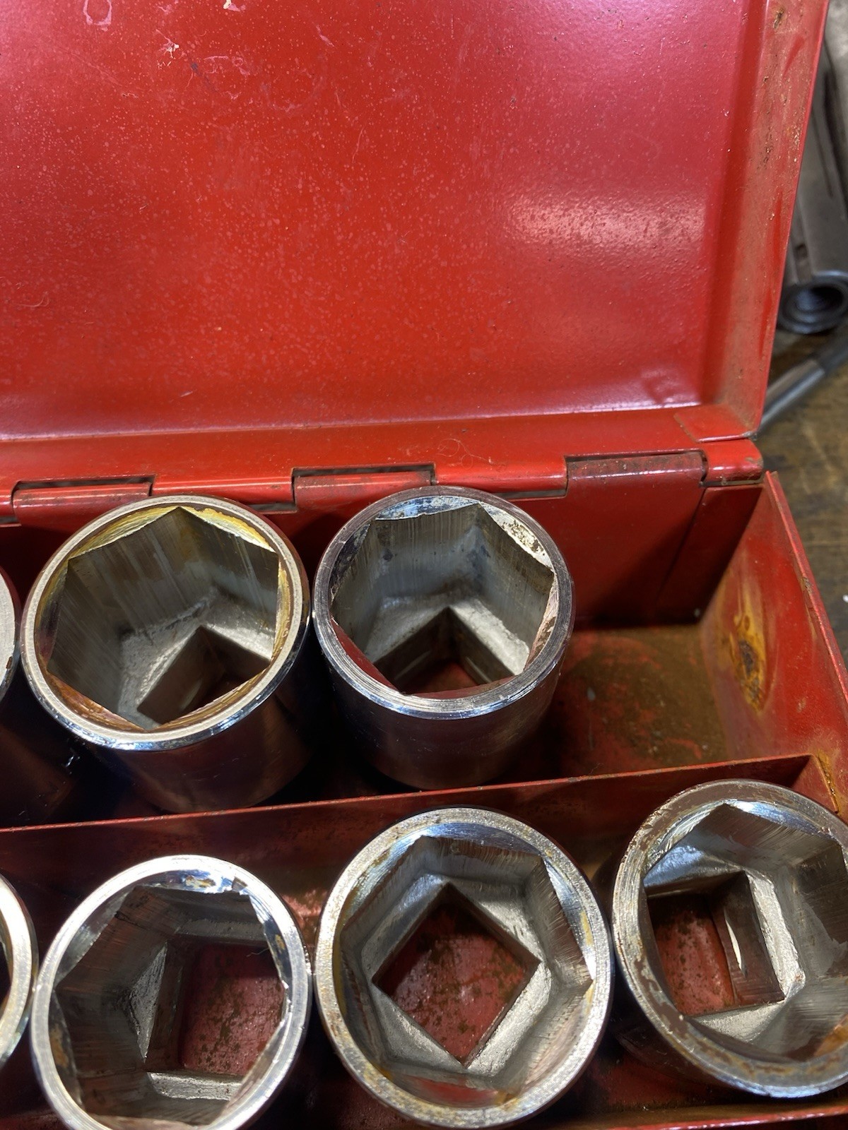3/4” Drive Socket Set 18 Pieces With Metal Case