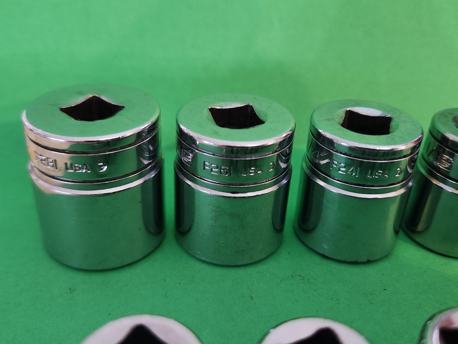 12pc. Snap On 211FY 3/8″ Dr. 12 Pt. Shallow SAE Socket Set 1/4″-7/8″