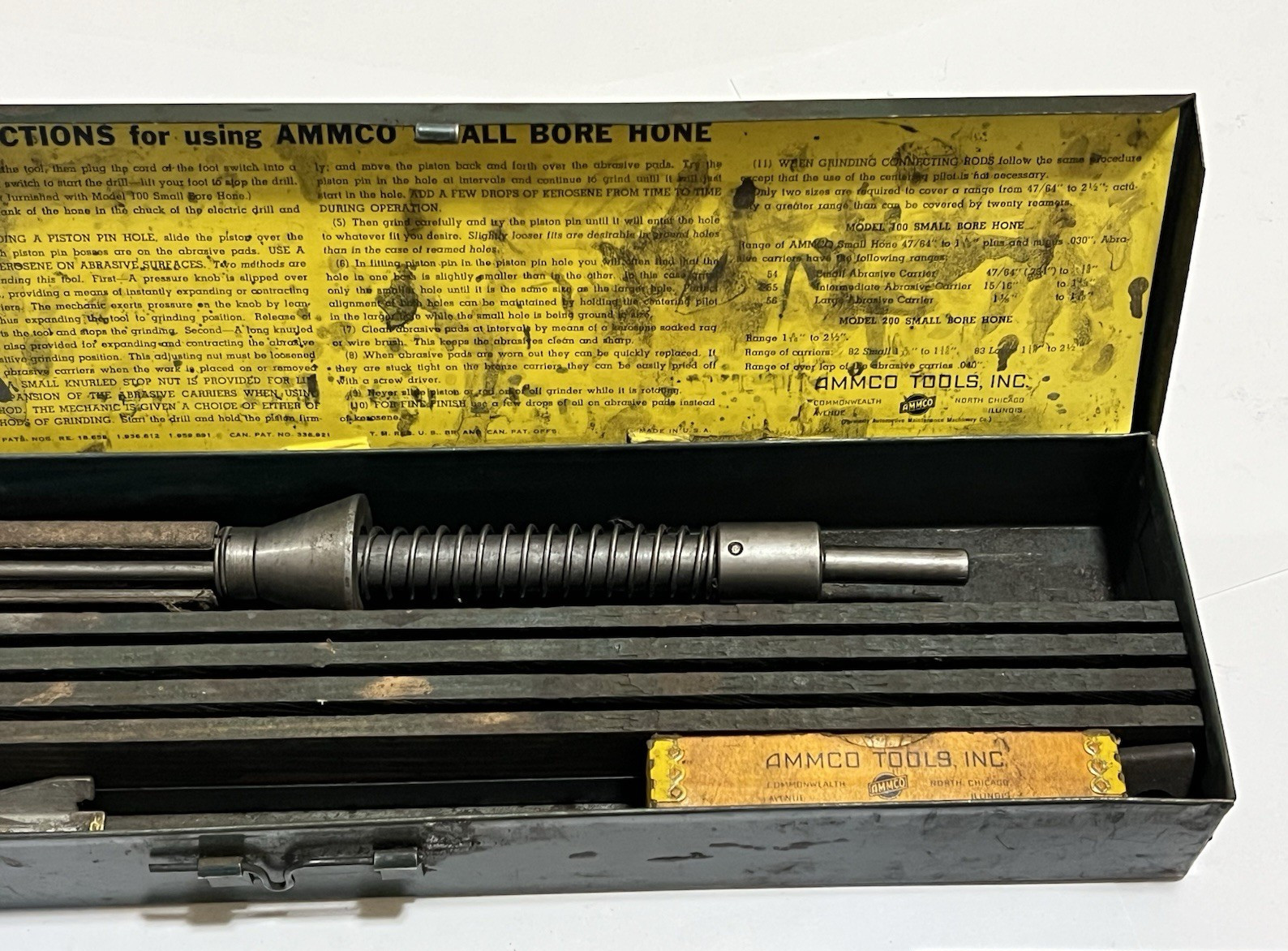 AMMCO Model 100 Vintage Small Bore Cylinder Hone Set in Box 47/64″ – 1-5/16″ USA