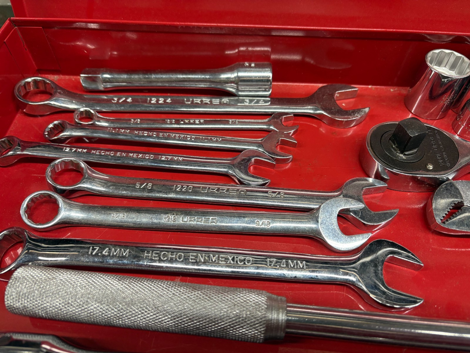 URREA 5404B 1/2″ DR 28 PC TOOL/SOCKET SET