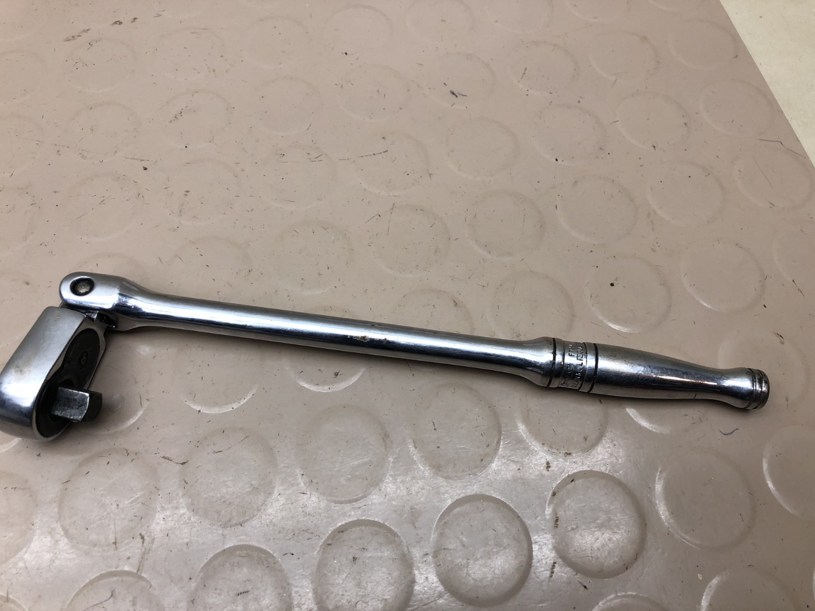 Snap On 3/8″ Drive 11″ Long Flex Head Socket Ratchet Model F731