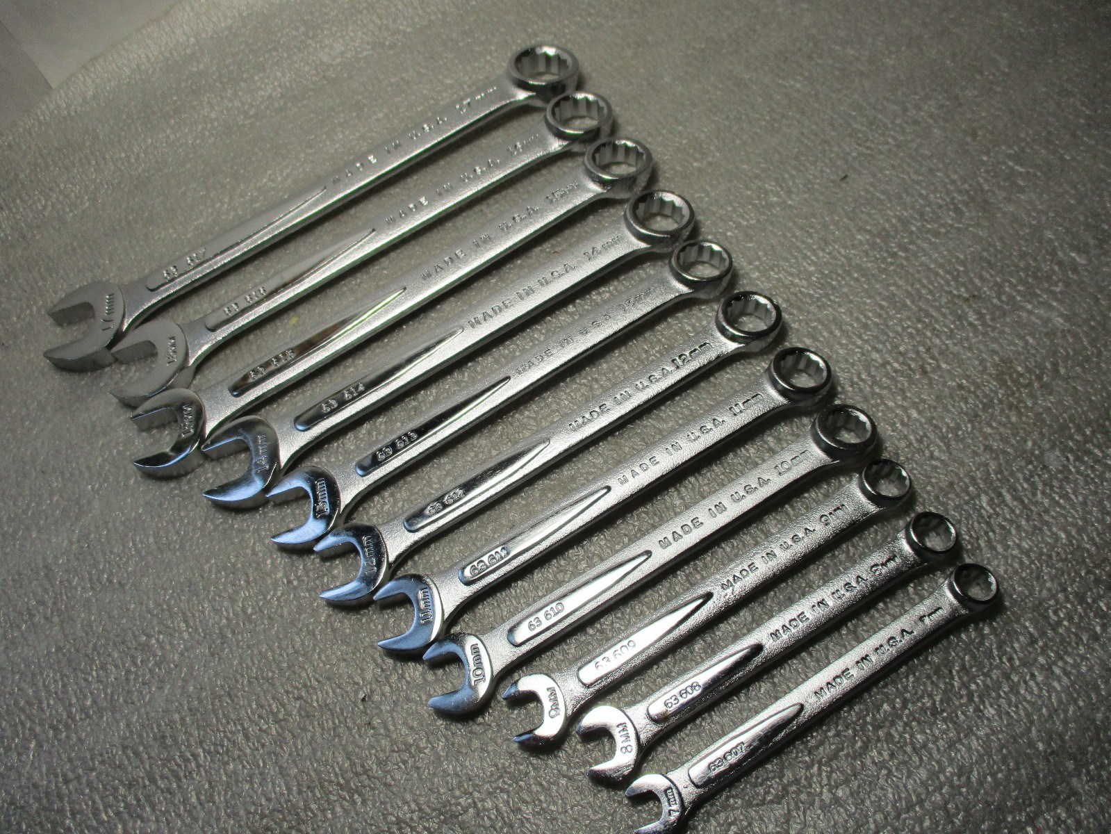 Easco Complete 11 Pc Metric Wrench Set w/Original Yellow Pouch 8-17mm Excellent