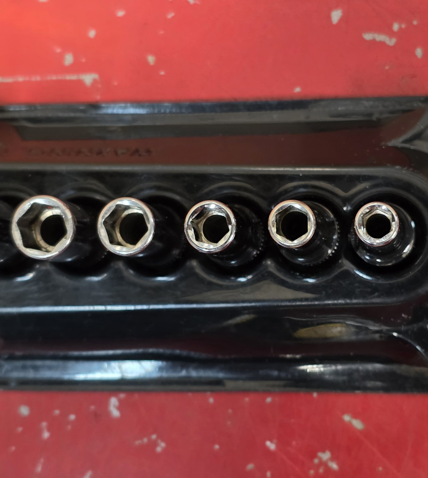 Snap-on 12 Piece Metric 1/4″ Drive Semi-Deep Socket Set 5mm – 15mm 6pt 112TMMSY
