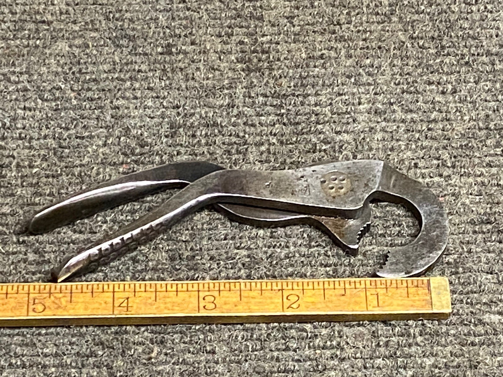 RARE VACUUM GRIP PRE SNAP ON No. 14 STEELDRAULIC PLIERS FORGED STEEL PROD 1921