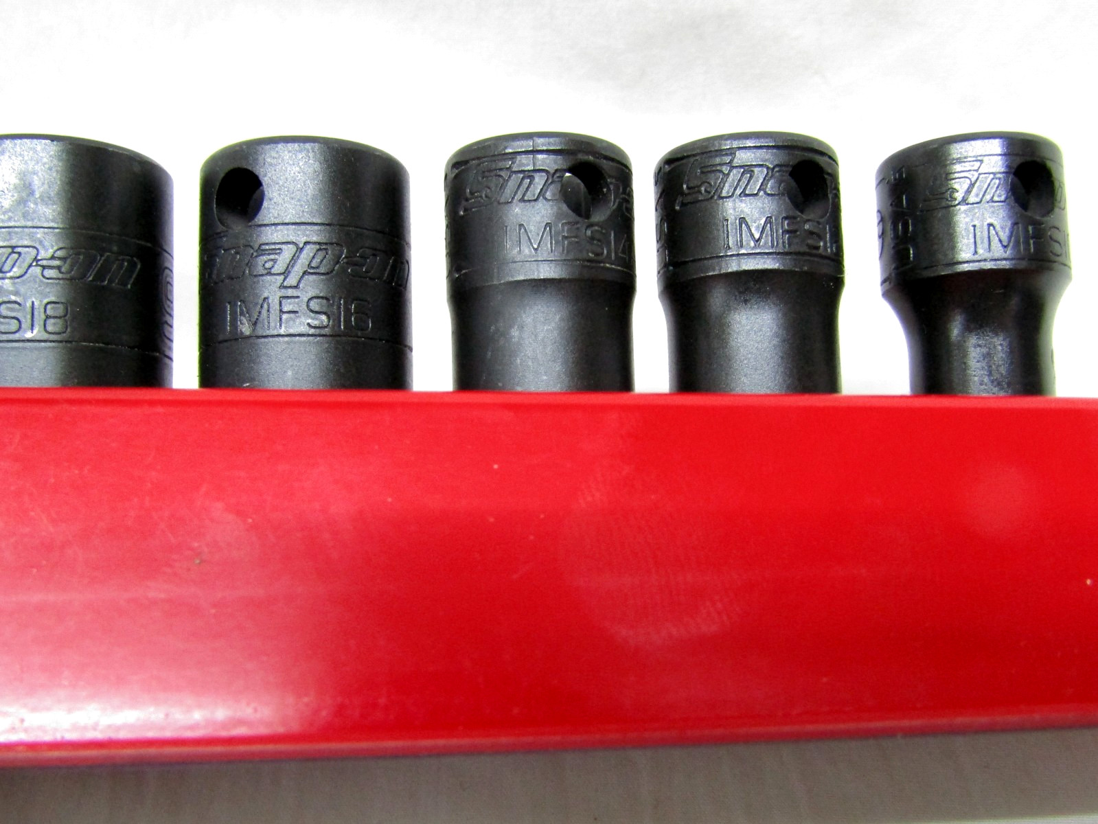 Snap-On IMFS, 5/16-7/8, 10 Piece, 3/8″ Drive, SAE Socket Set w/ Magnet Tray