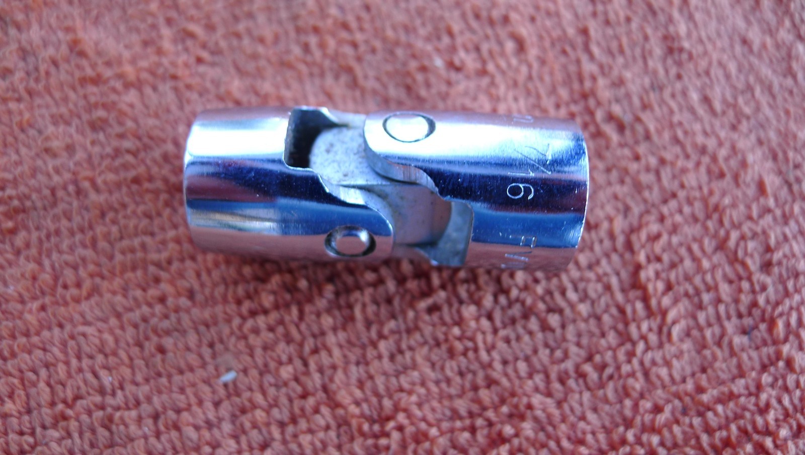 SNAP-ON 3/8″ DRIVE 7/6″ SWIVEL SOCKET, FVU14, 12 POINT