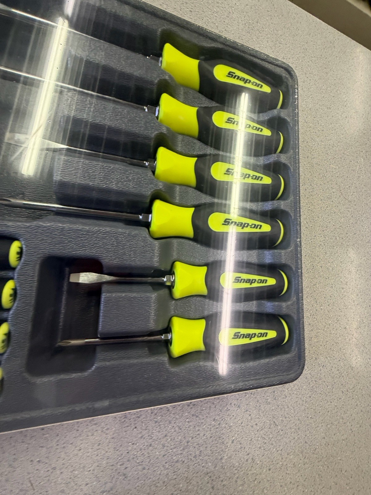 Snap-on Tools USA NEW 10pc HIVIZ Soft Grip Phillips & Flat Head Screwdriver Sets