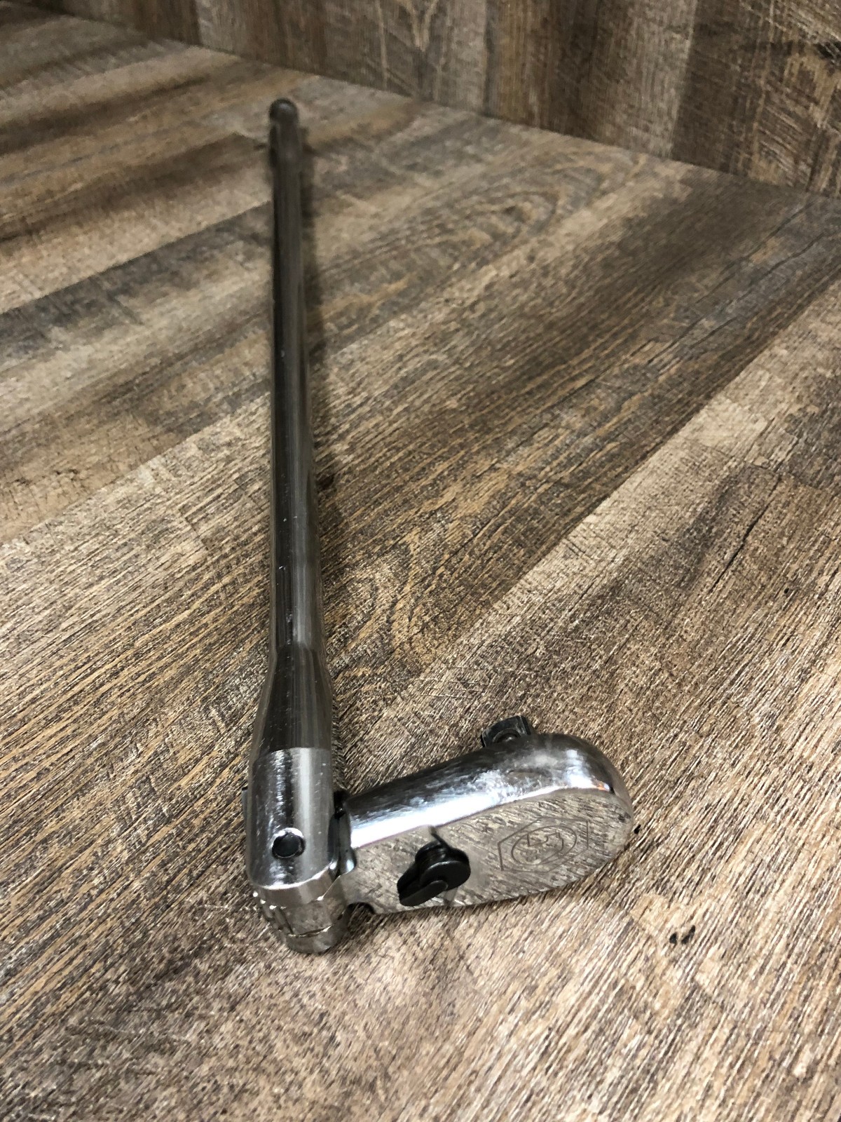 Matco Tools 1/2″ Dr 25-5/8″ Eighty8 Tooth Locking Flex Ratchet Chrome CFR248LF