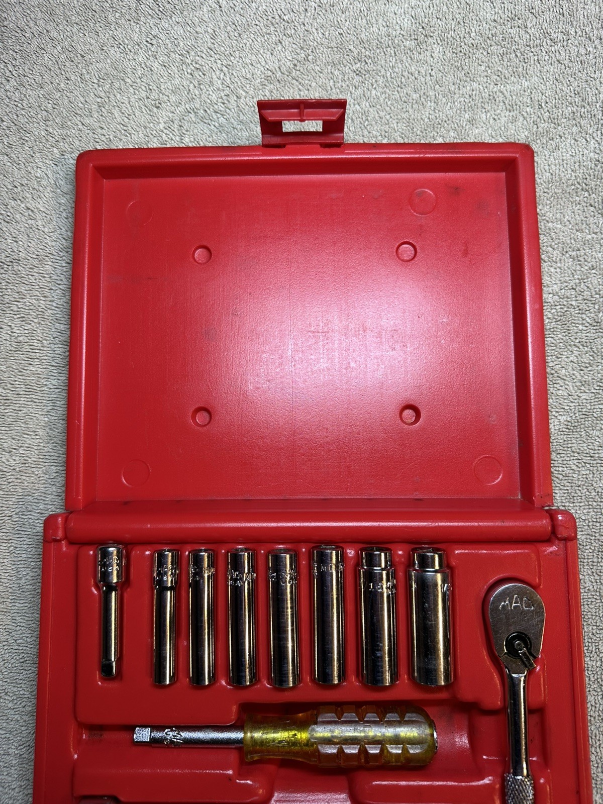 🇺🇸 MAC Tools 1/4″ 19 piece Ratchet Socket Extension General Service Set SMR196