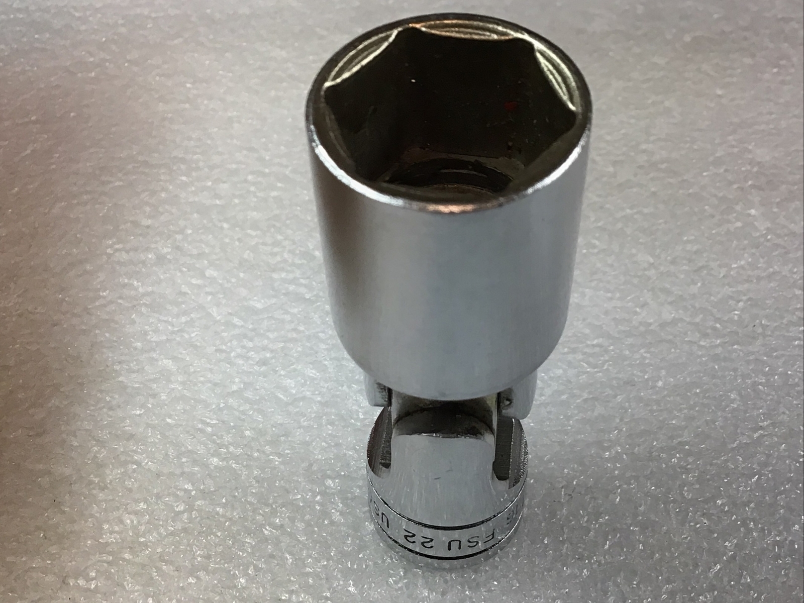 Snap On#FSU22 -11/16”, SAE, CHROME, 3/8”DR., 6PT., DEEP, SWIVEL SOCKET- USA-NOS