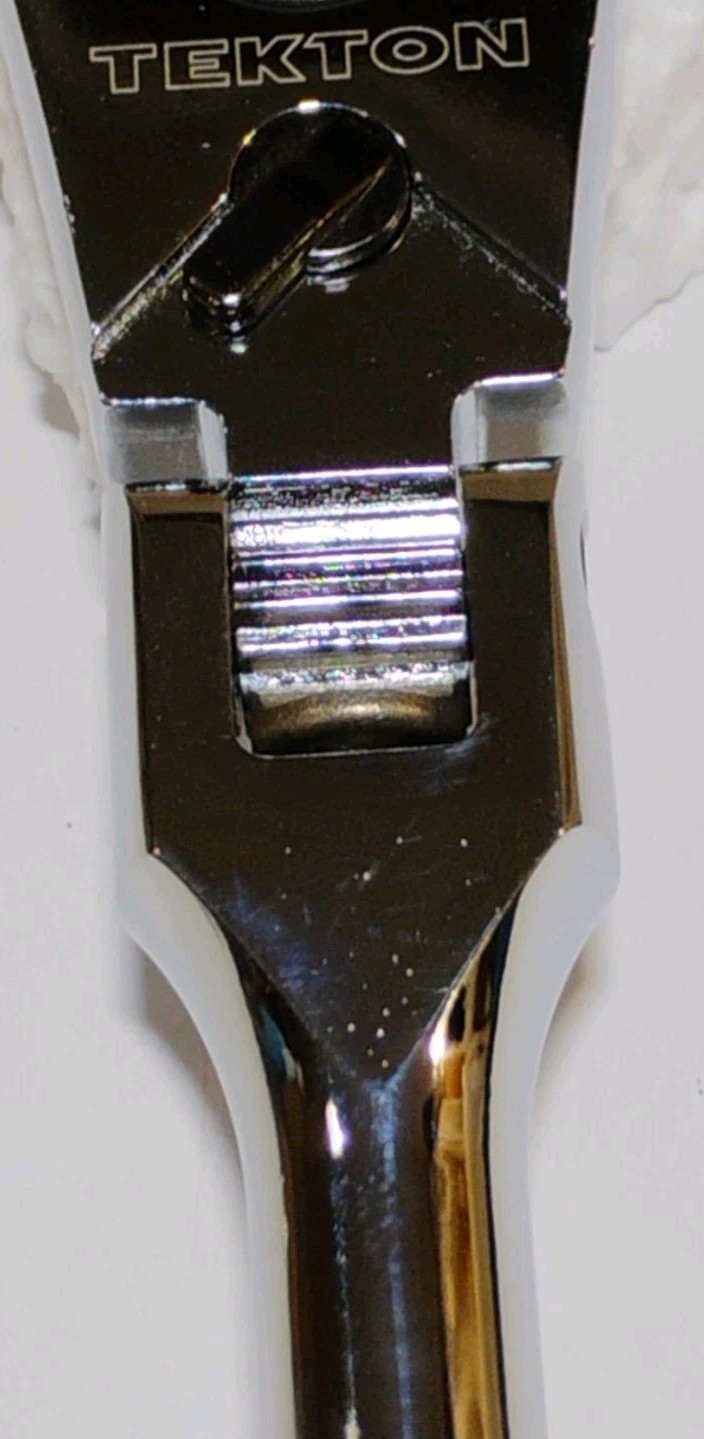 Tekton SRH31108 3/8″ Drive x 8″ Flex Head Quick-Release Ratchet