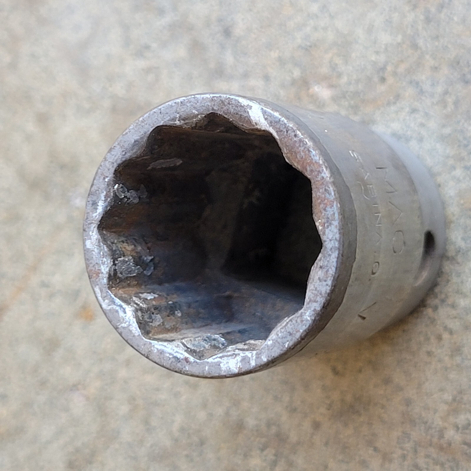 MAC Tools V222 11/16″ 12pt 1/2″ Drive Socket