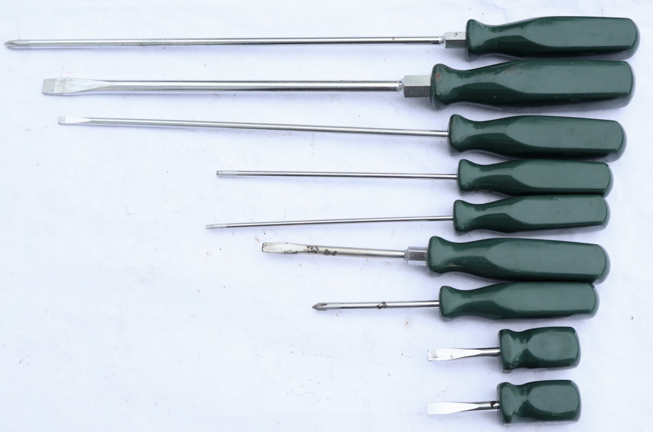 (9) S-K (France) Green Handle Screwdrivers – Flat – Phillips – Torx / MT Tools